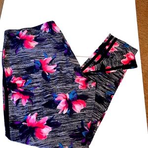 No Boundaries Flower Leggings